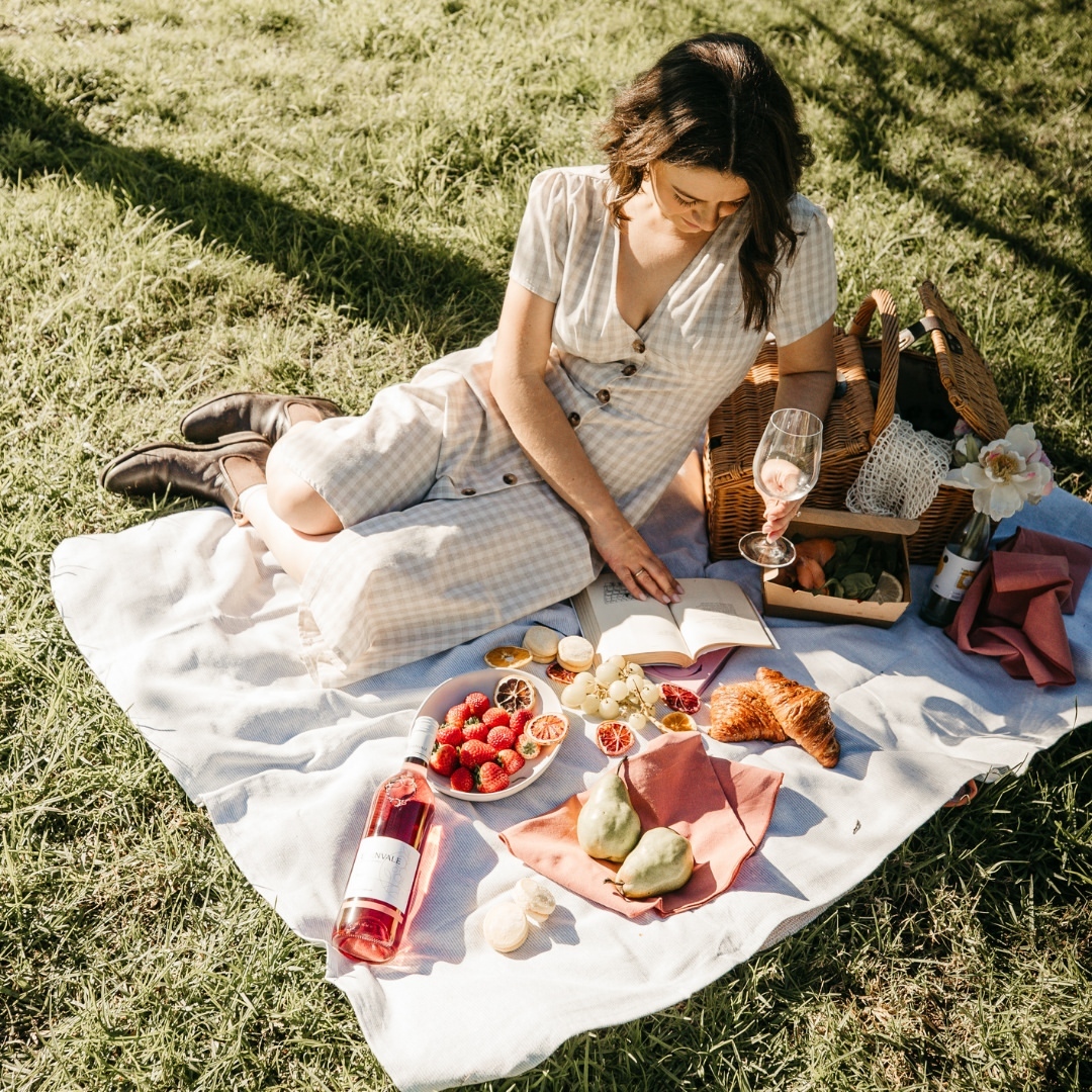 Spring Picnic Outfit Ideas